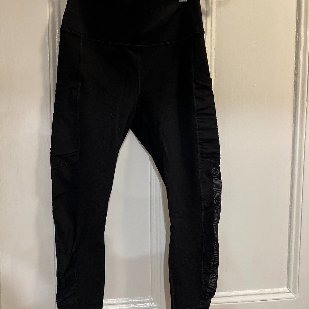 Fabletics Meshed Cropped Leggings